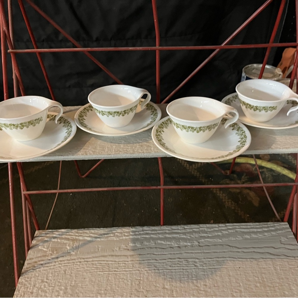 Elegant White and Green Tea Cup Set